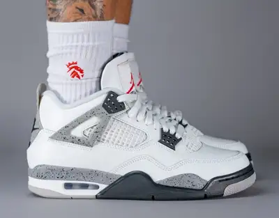 ** Jordan 4 White cement 2025 size 7y **, View more