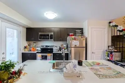 Spacious 2BR 2WR Condo Townhouse for Lease – Sheppard & Weston R