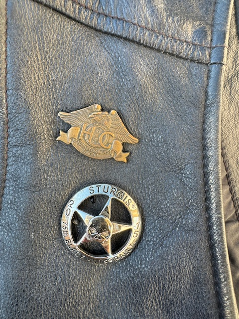 Harley Davidson Men's Leather Vest Size Large in Men's in Lethbridge - Image 6