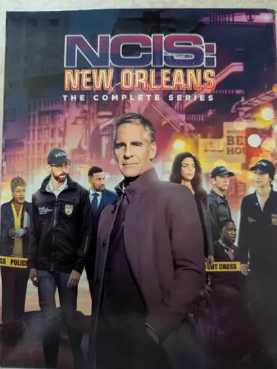 DVD - Watched once. All 7 seasons in one decorative box. $30 Text Mike at 226 339 6680