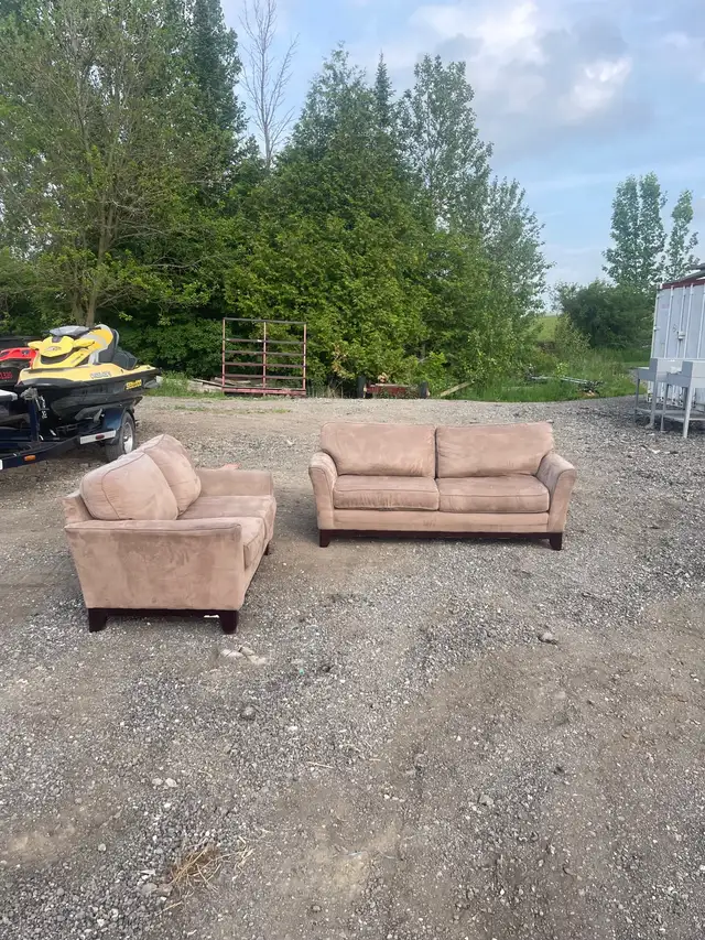 *FREE DELIVERY* Sklar Peppler Sofa & Loveseat62864365397250121