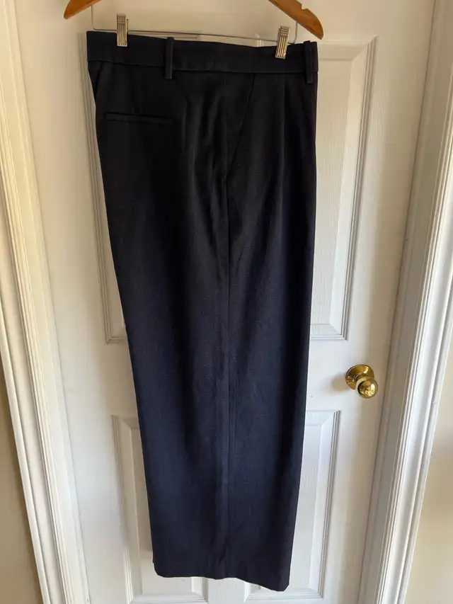 Womens wide leg Navy pants by Banana Republic Size 18L