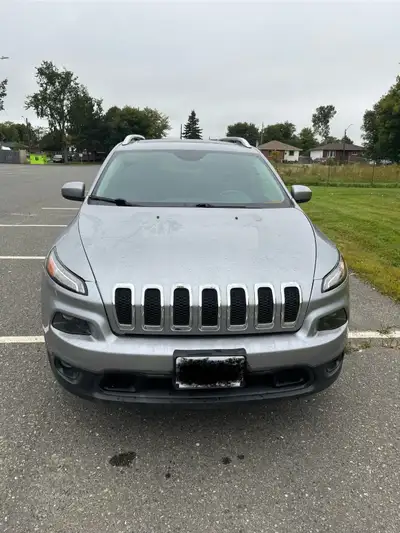 2016 Jeep Cherokee North 86000 km Safetied All season tires Remote starter
