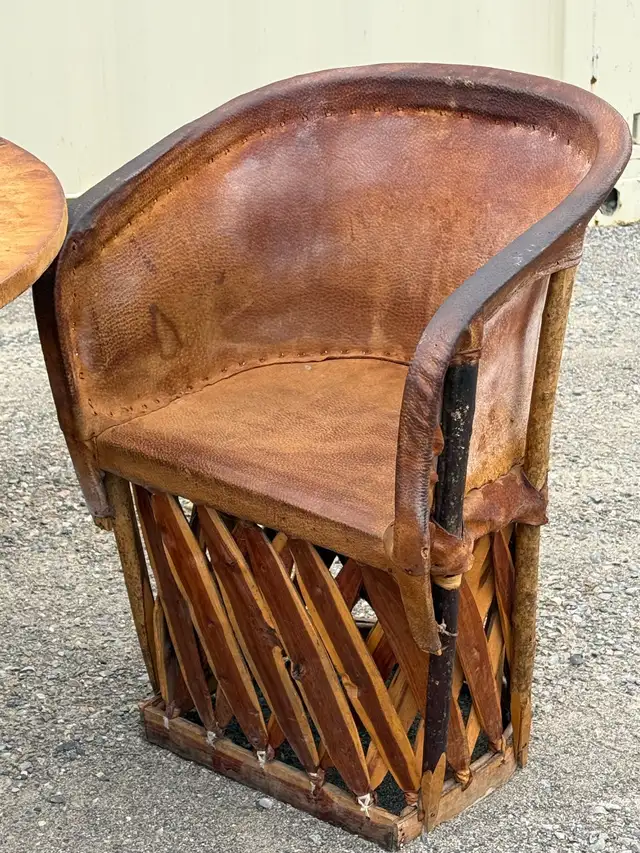 Mexican Leather and Wood Table and Chairs Set in Dining Tables & Sets in Markham / York Region - Image 5