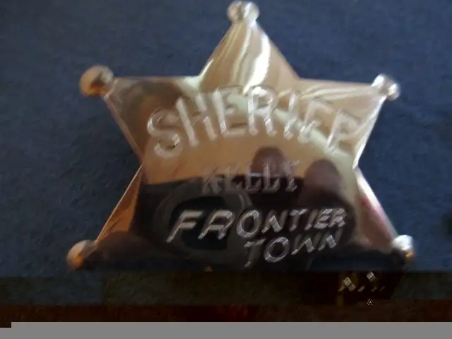 2 VINTAGE FRONTIER TOWN SHERIFF BADGES-1950'S-NEW YORK-CLEAN! in Arts & Collectibles in Laval / North Shore - Image 5