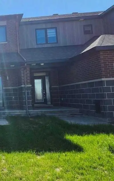 I am offering several furnished rooms for rent in Ottawa, each featuring a comfortable bed, stylish...
