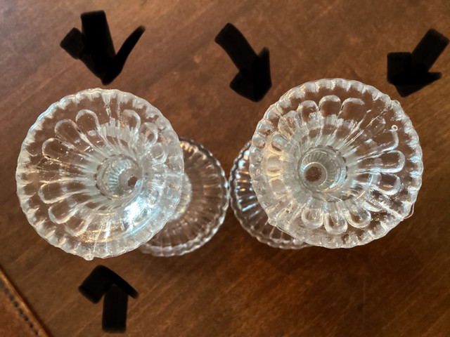 Pair of 5 3/8" Clear Pressed Glass “2 Size” Candle Holders dans Décoration intérieure et accessoires  à Ouest de l’Île - Image 3