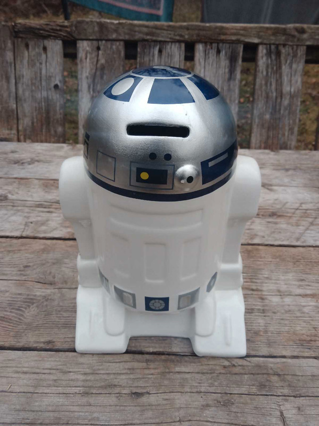 Star Wars R2D2 Coin Porcelain Piggy Bank in Arts & Collectibles in Oshawa / Durham Region - Image 4