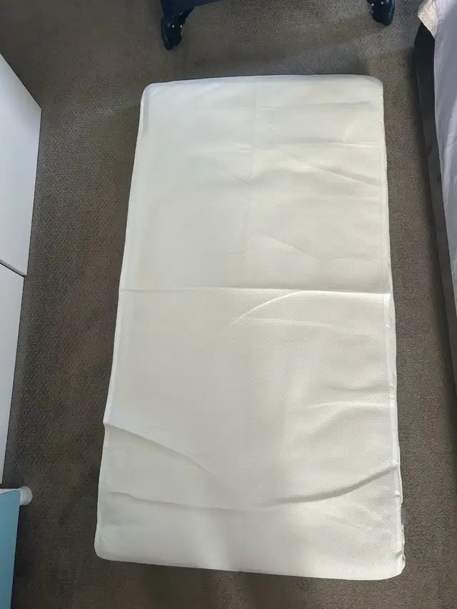 (Like new) IKEA baby crib and mattress in Cribs in Ottawa - Image 5