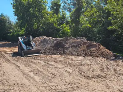 Sand fill available 10 tandem loads or so. . There are some rocks in it. Can load with bobcat. In Wa...