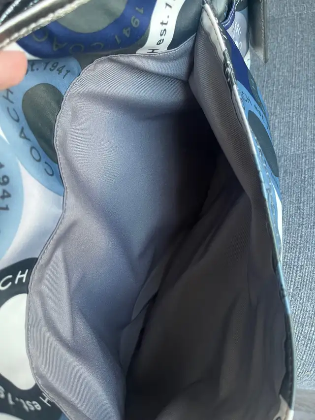 Coach Vintage Alexandria Snaphead Style Satin Diaper Bag in Women's - Bags & Wallets in Mississauga / Peel Region - Image 7