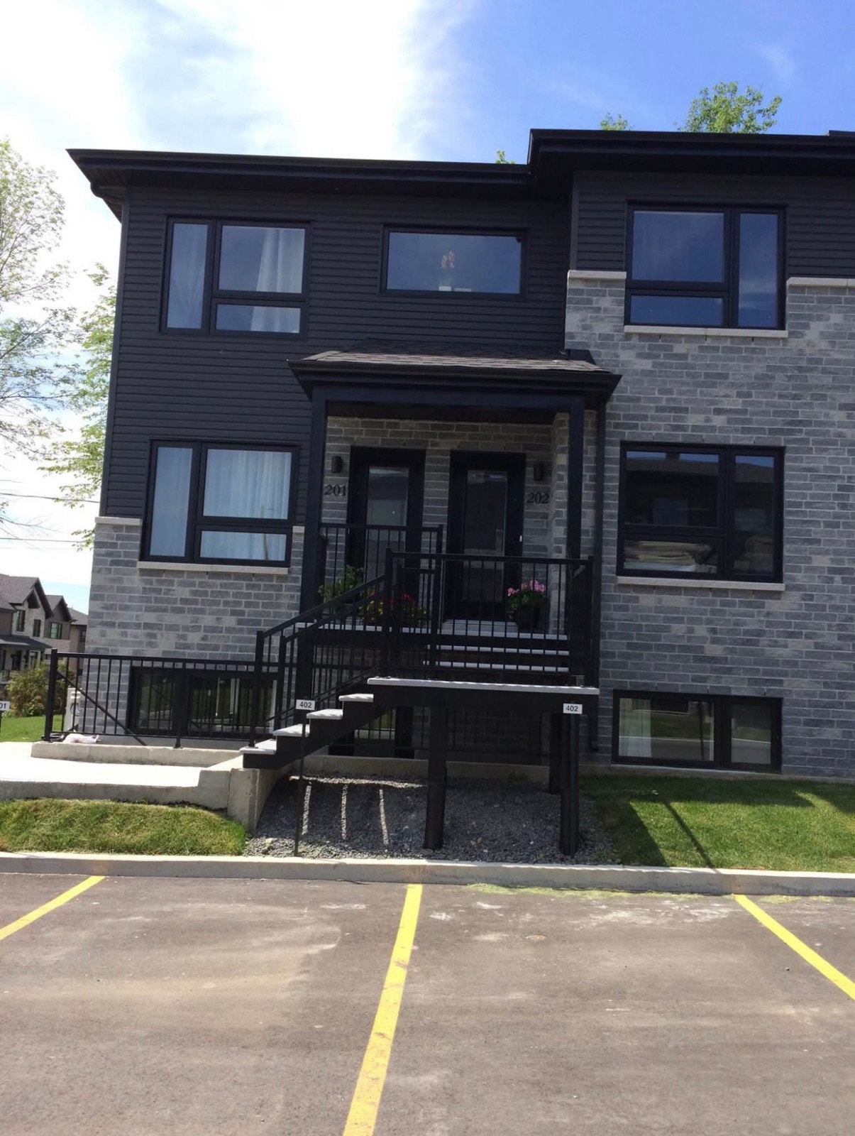14435 Rue des Saules — photo 1