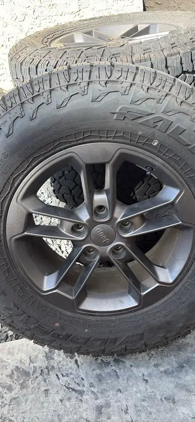 Unused tires great condition, rims are 17x7.5 inch with 42.5-46.5 mm of offset. Have never been used...