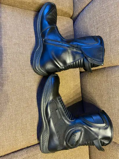 Icon Waterproof boots (not Gore-Tex) Size 9.5, cant recall the “model”, I think Reign Fit is a bit s...