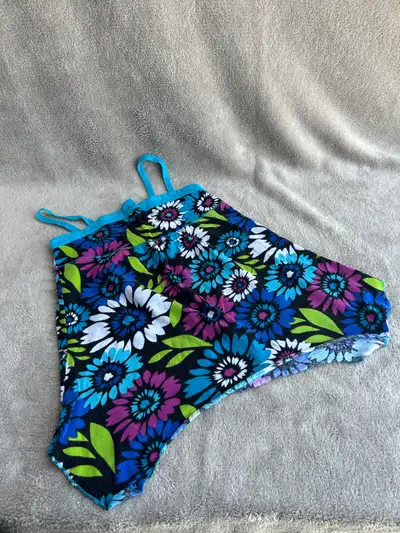 Check all listings for more girls clothing