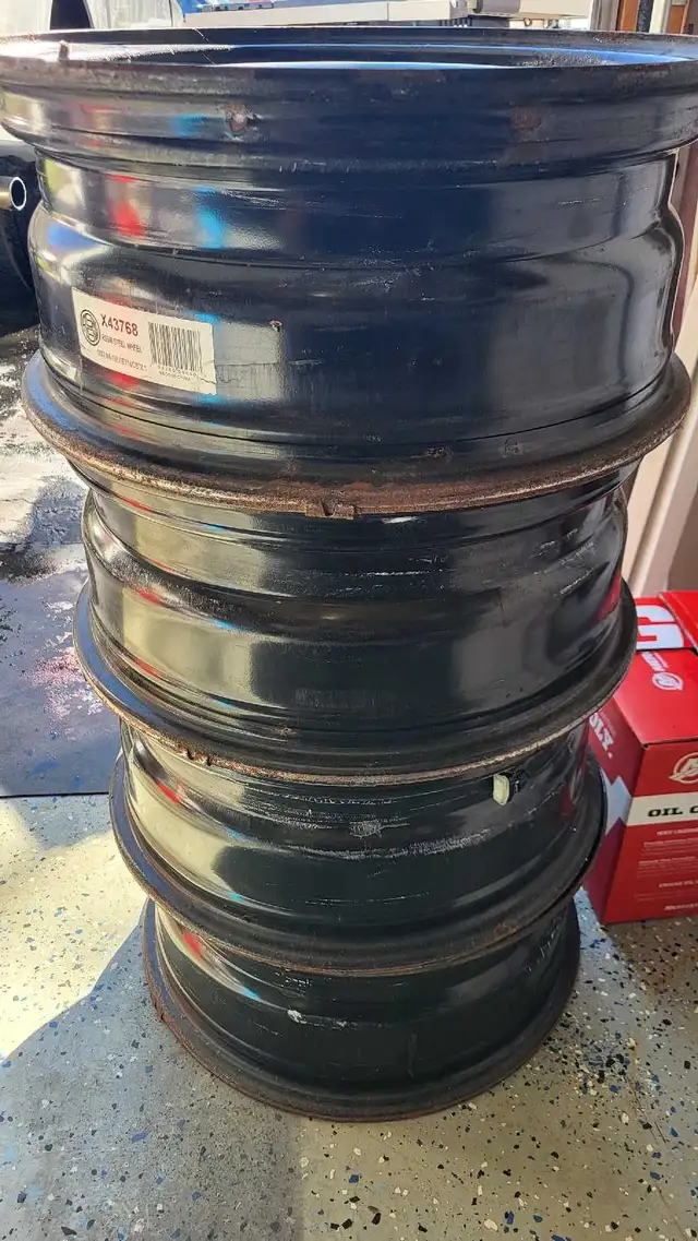 17" Steel Winter Rims off Silverado w/ TPMS  in Tires & Rims in Barrie - Image 2