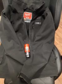MILWAUKEE M12 JACKET WITH BATTERY 