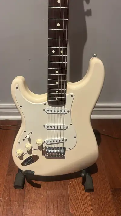 Fender MIM Left Hand Stratocaster Squire Series 1995 Left Handed, View more