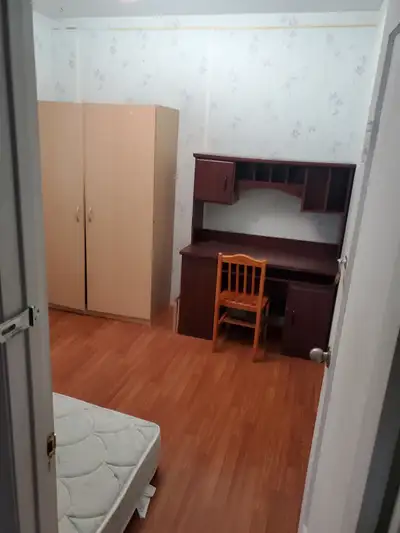 Room for rent available immediately. Shared bathroom and kitchen Steps away from safeway and buses Q...