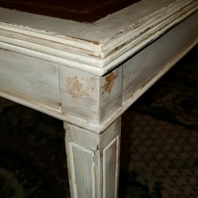 MCM Vintage Coffee Table- Leather top, Solid in Coffee Tables in Calgary - Image 6