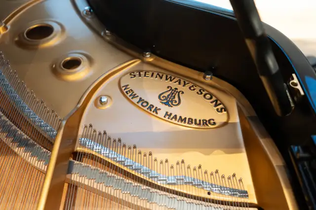 Steinway & Sons Model A (2012) in Pianos & Keyboards in City of Montréal - Image 5