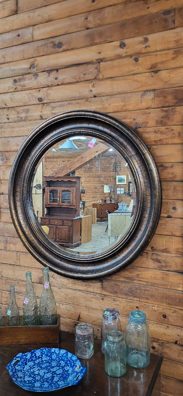 Unique Round Mirror w/ Distressed Frame in Home Décor & Accents in Trenton - Image 3