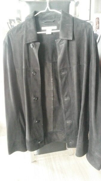 Mens Perry Ellis Black Suede Shirt/ Jacket- Mint- Look!! in Men's in Saskatoon