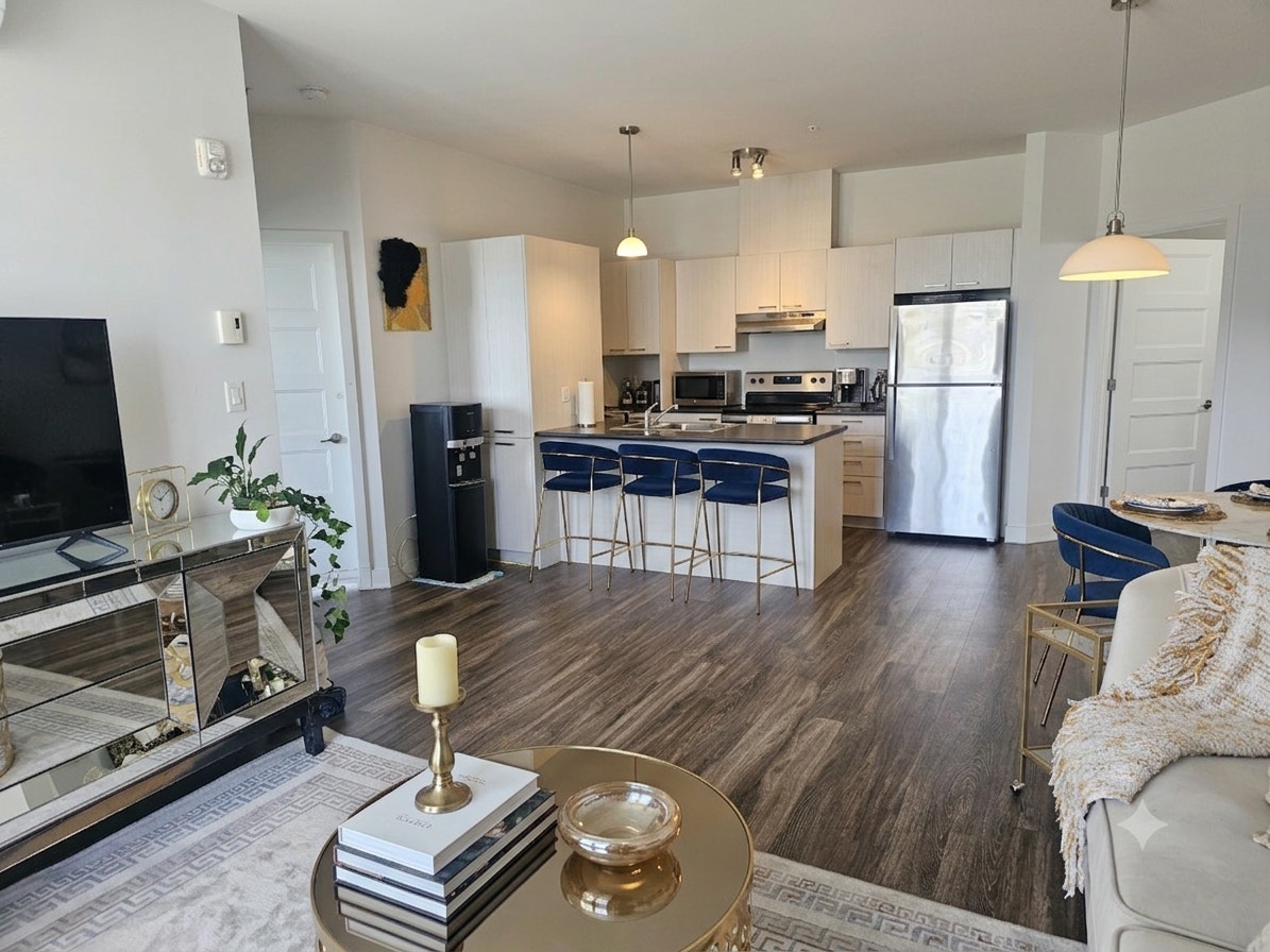 Lease Takeover till June 2027-in  Brossard  dix30 — photo 2