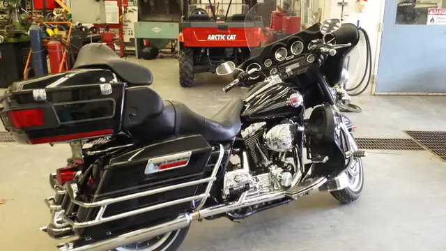 2006 Harley Davidson Ultra Classic. in Touring in Regina - Image 3