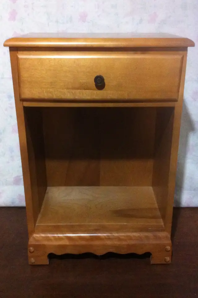 Meuble de Chevet en bois idéal pour chambre d'enfants in Dressers & Wardrobes in Québec City - Image 2