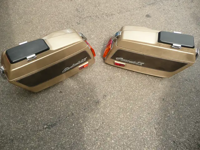 Moto Suzuki Cavalcade in Touring in Laval / North Shore - Image 3