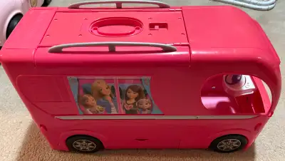 Get ready for a road trip with this Barbie Glam Camper! This toy, while used, is ready for new adven...