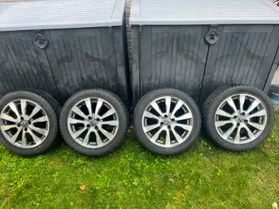 Mag 16 pouces pour Honda Fit sur pneus d'hiver Toyo OBSERVE GSI-6 185/55R16 qui date de printemps 20...