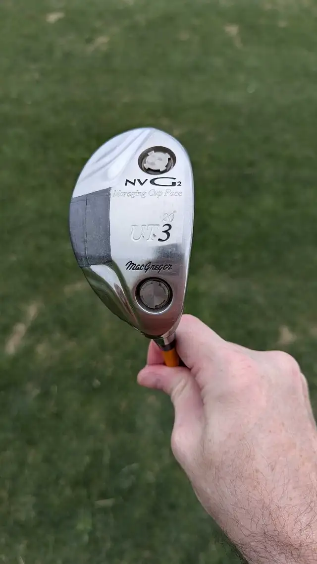 Macgregor Utility wood / Hybrid #3  in Golf in West Island - Image 4