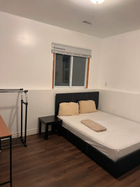 Available July 1st 2nd floor large private room+ bathroom @ Kens