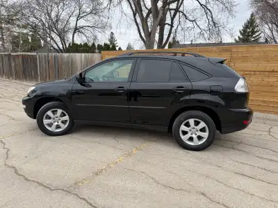 2007 Lexus RX 350 3.5 L V6 AWD AC CC CD / AM FM PW PD leather interior Sun roof Heated seats All sea...