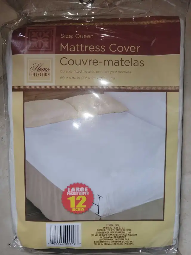 Plastic queen Mattress Cover in Bedding in City of Toronto - Image 2
