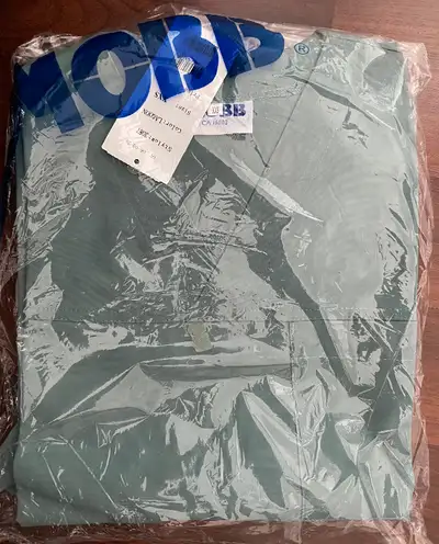 Brand New Women’s MOBB Scrub Set for $10. Size XXS. Pick up only please.