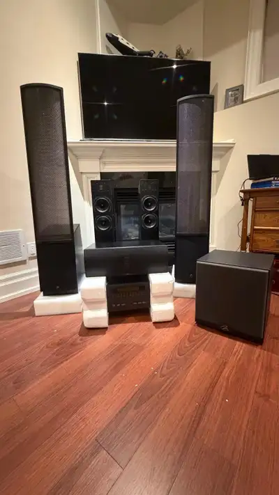 High-End MartinLogan Home Theatre Package including: 1- A pair of MartinLogan ElectroMotion ESL (EM-...