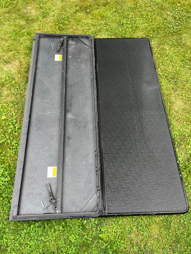 Tonneau cover  in Auto Body Parts in St. Catharines - Image 3