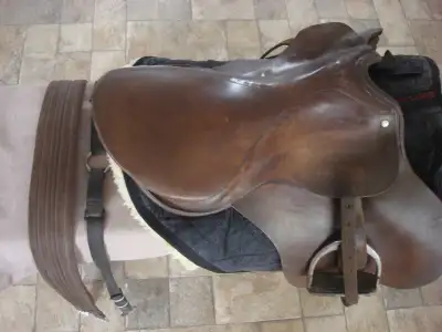 Used English Saddle for sale.