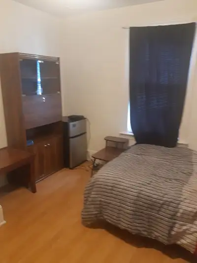 1 bedroom, for rent, 1400. plus damage deposit 700..