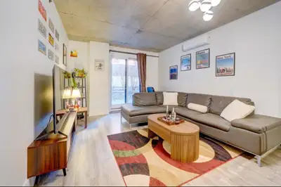 3.5 semi furnished, metro Papineau+ garage