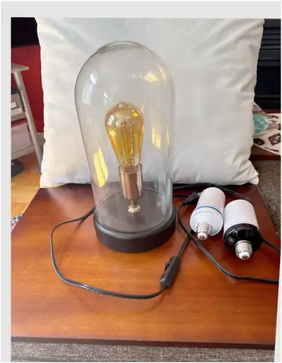 Lumière sous cloche de verre / hauteur 30cm, View more