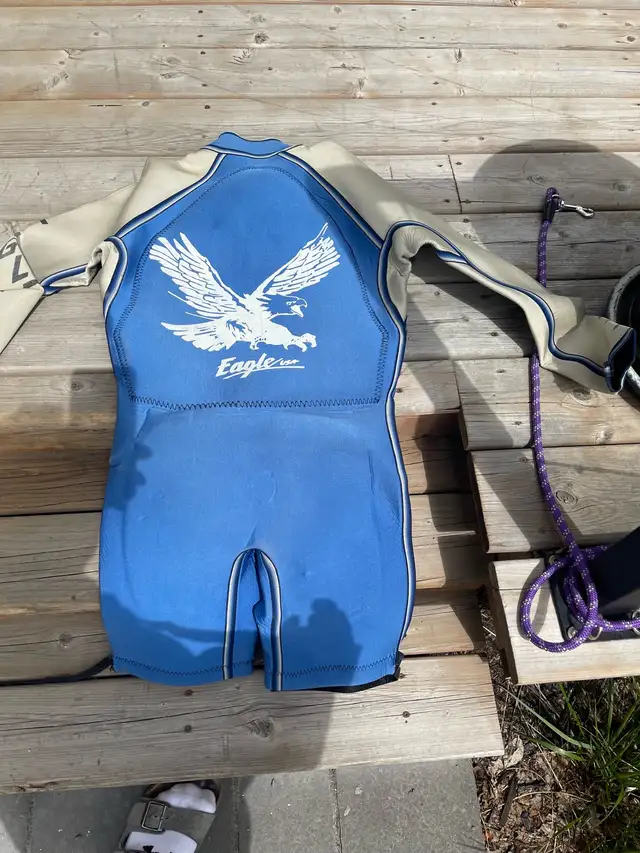 Eagle Barefoot suit - Small in Water Sports in Calgary - Image 3