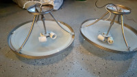 2pairs of ceiling lights