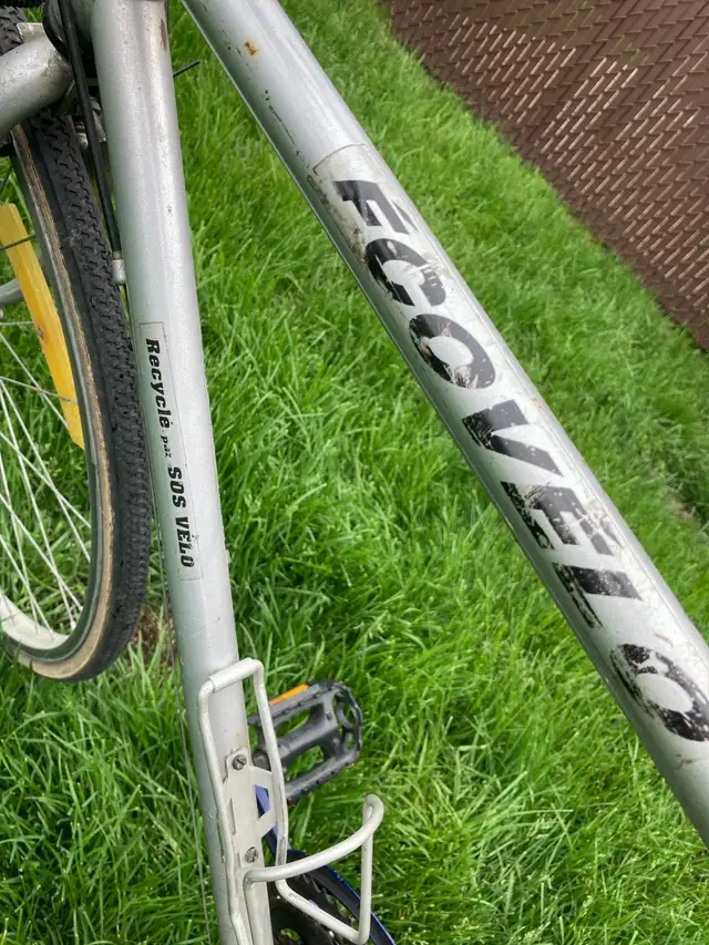 velo de route besoin d’amour in Road in City of Montréal - Image 6