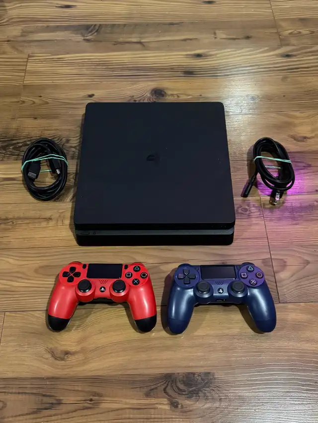 PS4 SLIM + 2 Controllers 64840219625219120
