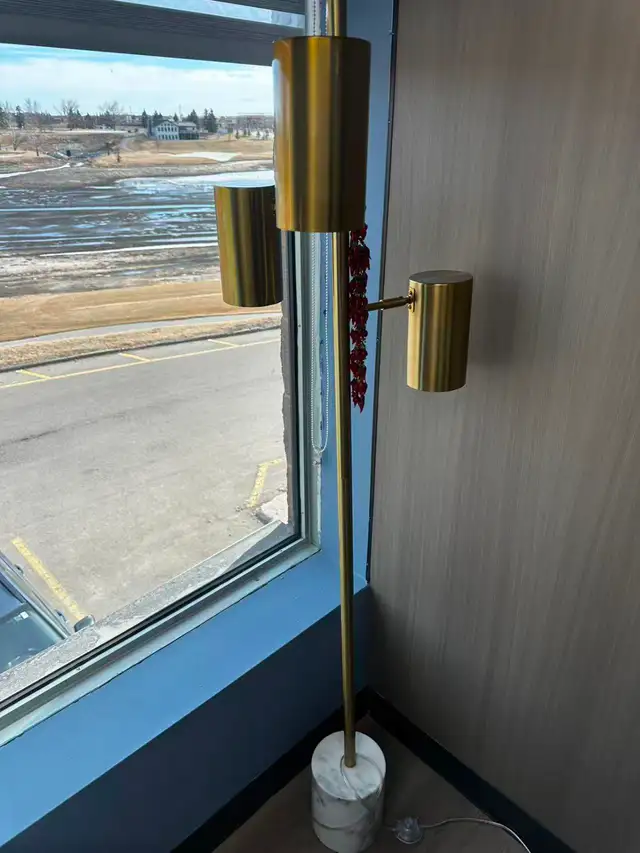 Office Desk - Furnitures - moving sale in Desks in Calgary - Image 10