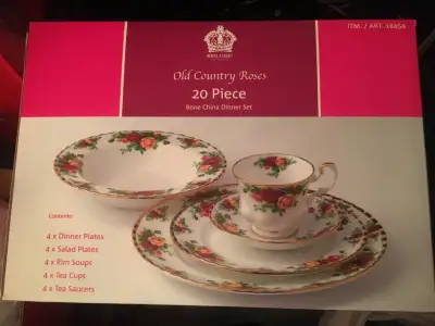 NEW ROYAL ALBERT OLD COUNTRY ROSES 20 PC BONE CHINA DINNER SET, View more